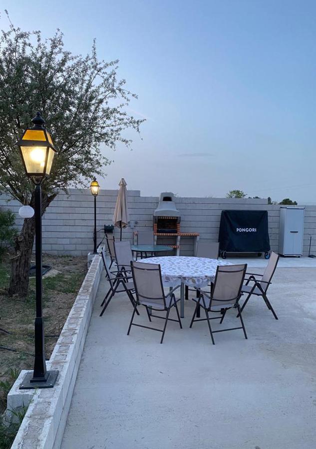 Casa Con Piscina, Villa Alarilla Fuentiduena de Tajo Buitenkant foto