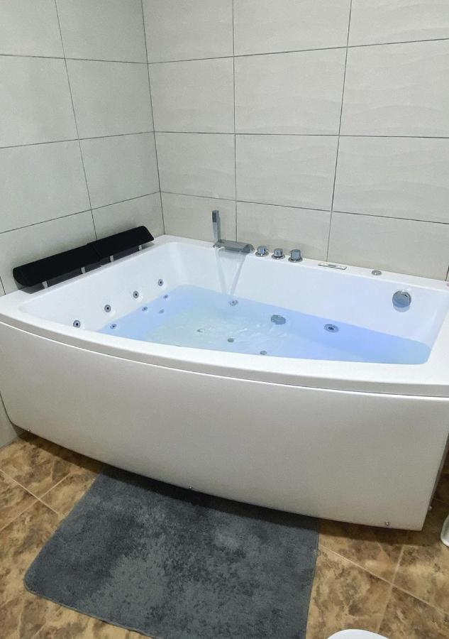 Casa Con Piscina, Villa Alarilla Fuentiduena de Tajo Buitenkant foto