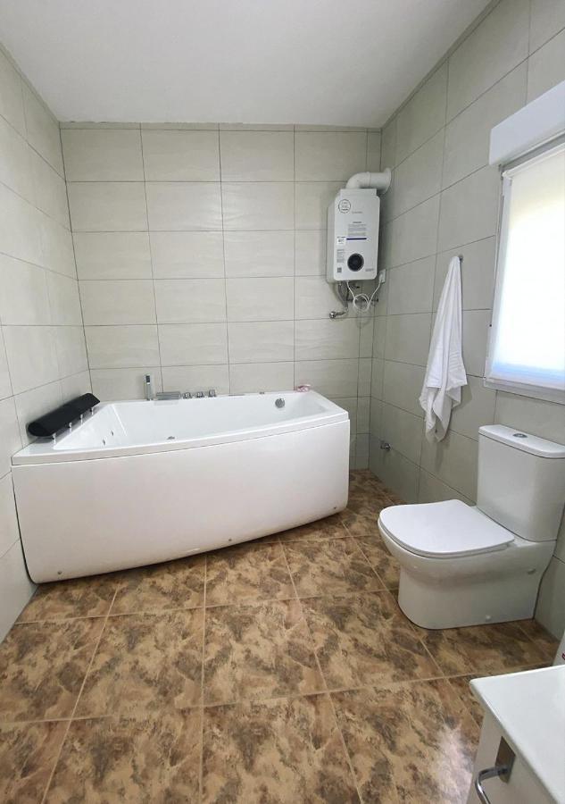 Casa Con Piscina, Villa Alarilla Fuentiduena de Tajo Buitenkant foto